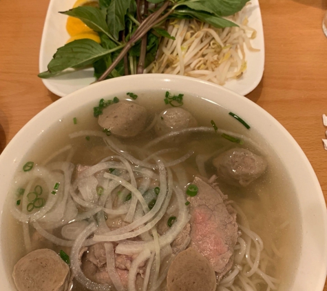 Cuu Long Vietnamese Restaurant - Aiea, HI