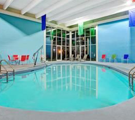 Travelodge by Wyndham Iowa City - Iowa City, IA