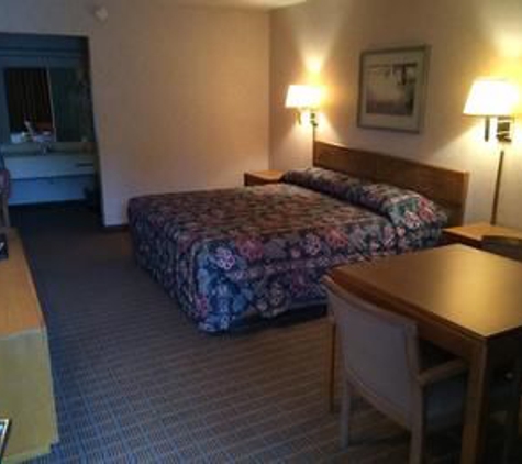 Town and Country Inn Suites Spindale - Spindale, NC