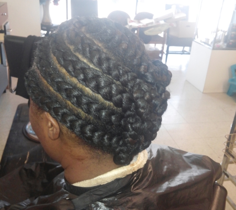 CLASSIC Braids &WEAVES - Houston, TX