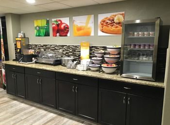 Quality Inn & Suites - Winfield, KS