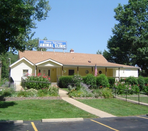 Ivan Animal Hospital - House Springs, MO