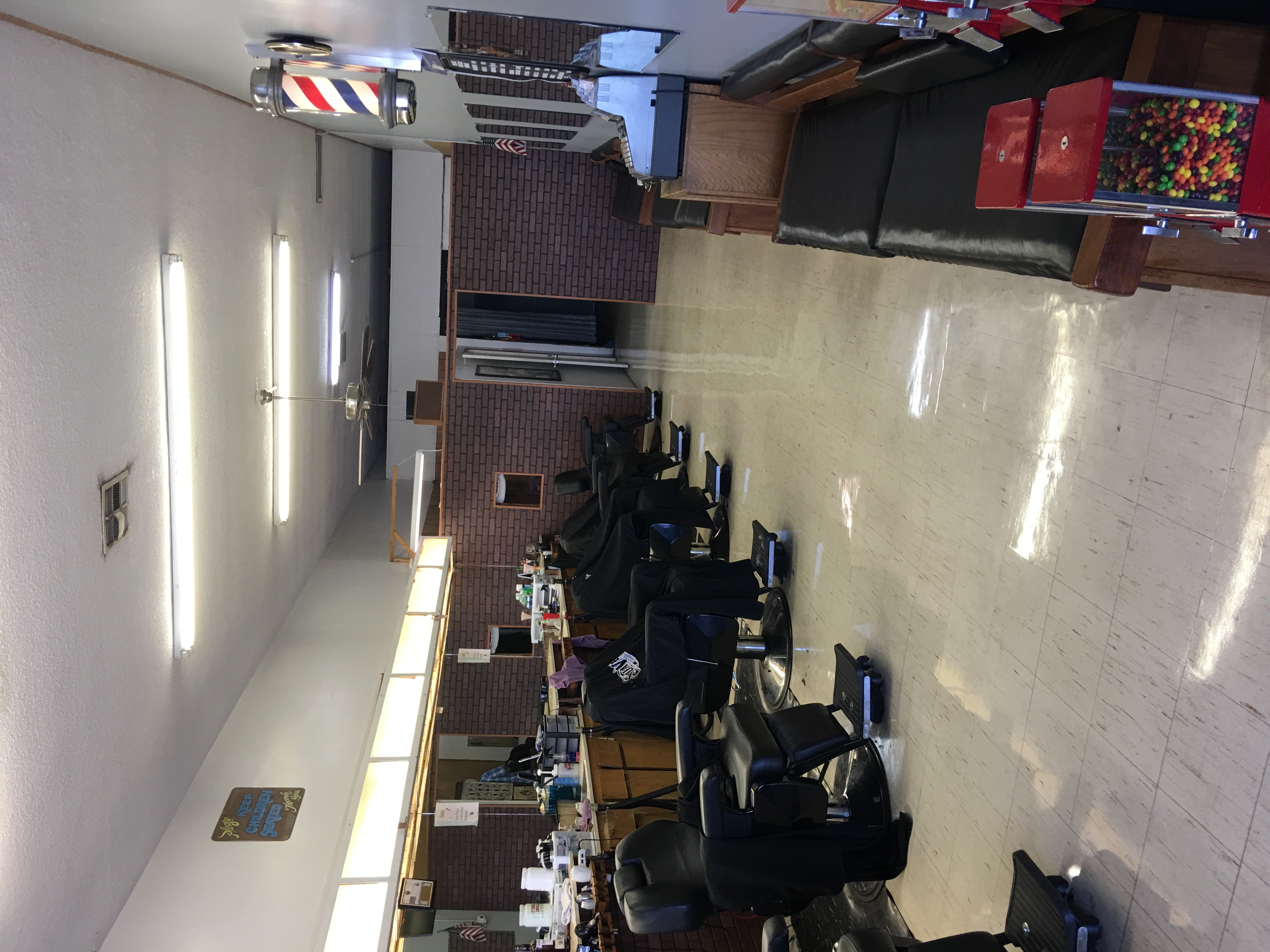 Parkers barber shop 14515 7th St, Victorville, CA 92395 Barbers