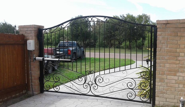 Automatic Gates 4 Less - Mcallen, TX. Single swing acuator