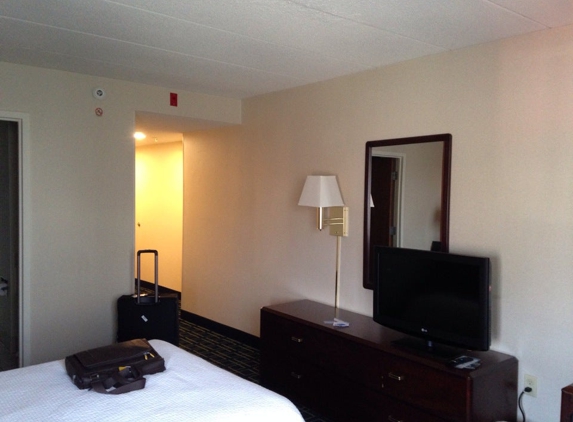 Fairfield Inn & Suites - Woburn, MA