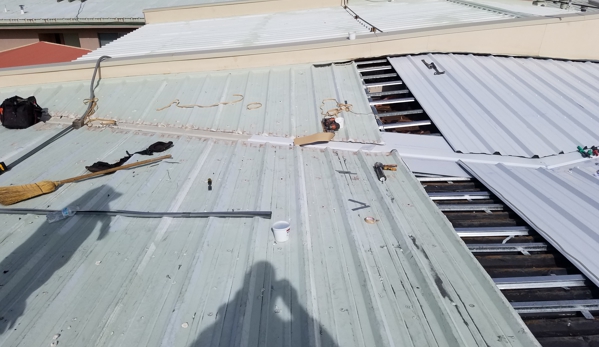 Mission Roofing - Los Lunas, NM. Metal Roof Removal