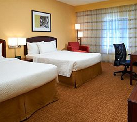 Courtyard by Marriott - Dundee, IL