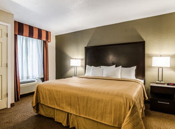 Quality Inn & Suites - Winfield, KS