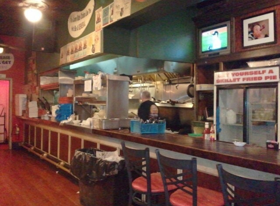 Miss Polly's Soul Food Cafe - Memphis, TN