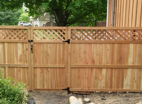 Knickerbocker fence and deck - Norvell, MI