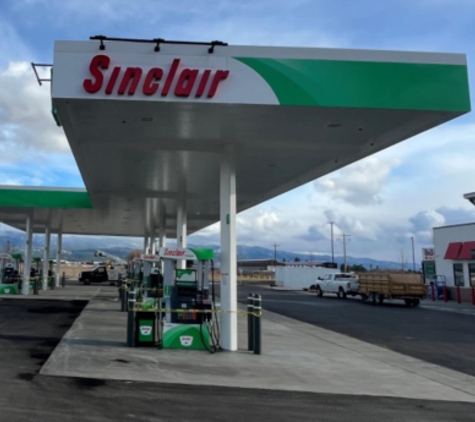 Sinclair Gas Station - Cascade, ID