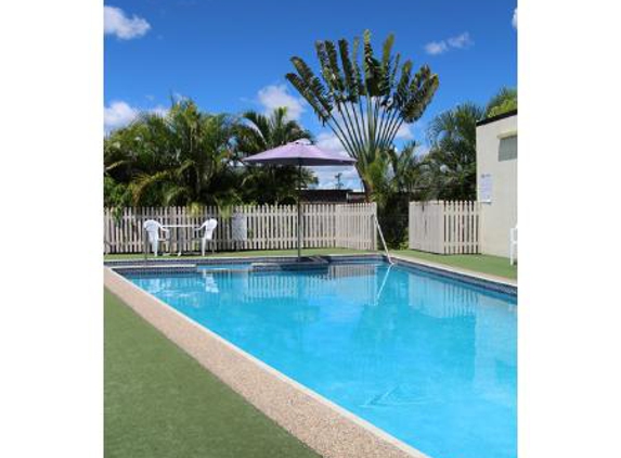 Golden Fountain Motel - Allenstown, QLD