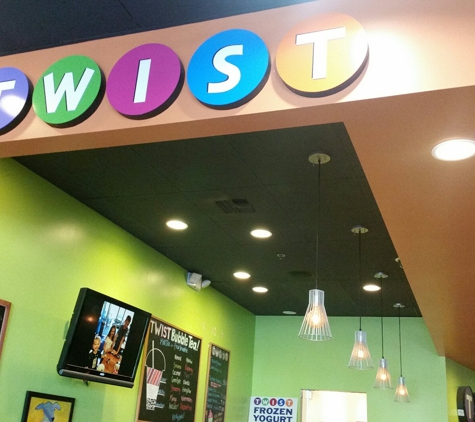 Twist Frozen Yogurt Lounge - Portland, OR