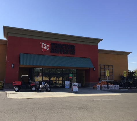 Tractor Supply Co - Tulare, CA