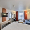 Holiday Inn Express & Suites Milwaukee Airport gallery