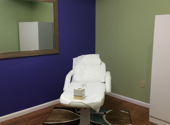 New Look Brow Lash & Braids Spa EYEBROW THREADING - Pensacola, FL