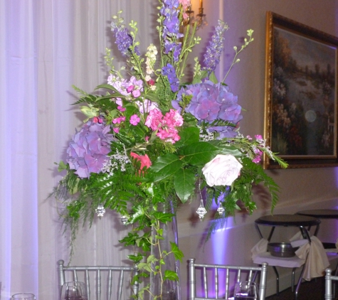 A Fresh Cut Floral Design - Warwick, RI