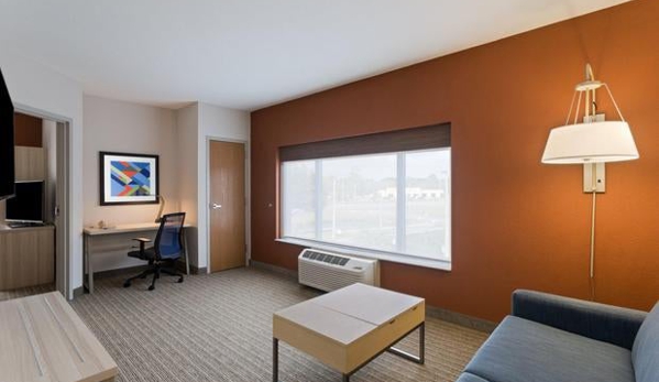 Holiday Inn Express & Suites Tavares - Leesburg, an IHG Hotel - Tavares, FL