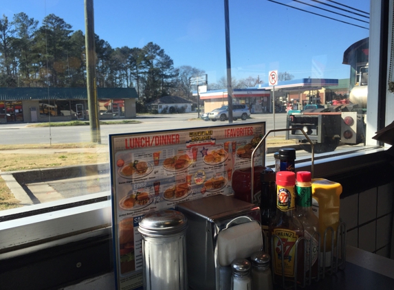 Waffle House - Milledgeville, GA