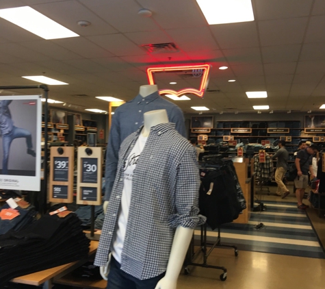 Levi's - Aurora, IL