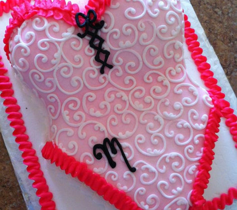 Creative Cakes By Monica - Azle, TX