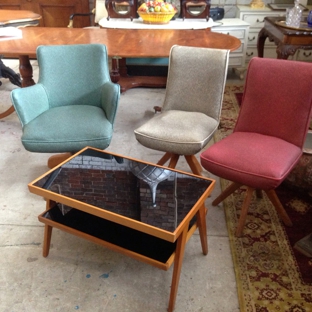 Angus Antique & Estate Furniture - Northcote, VIC
