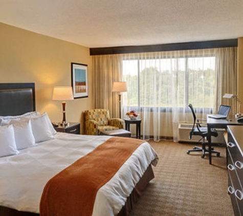 Radisson Hotel Freehold - Freehold, NJ