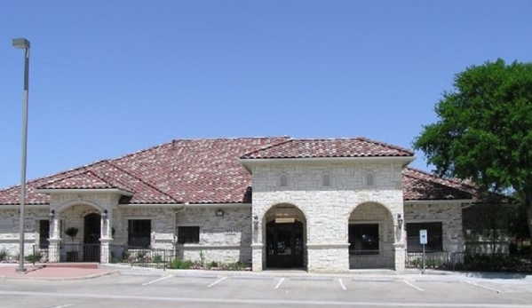 Lynn Dental Care - Dallas, TX. Storefront view Dallas dentist Lynn Dental Care