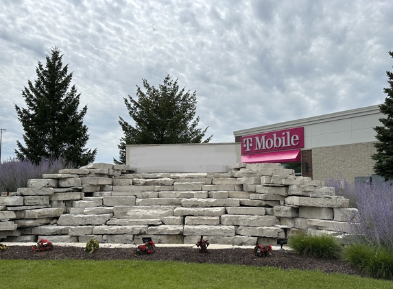 T-Mobile - Waukegan, IL