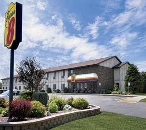 Super 8 by Wyndham Antigo - Antigo, WI