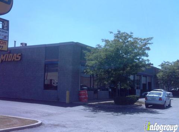 Rolando's Car Care & Collision Center - Elk Grove Village, IL