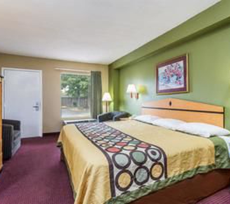 Super 8 by Wyndham Atlanta Northeast GA - Atlanta, GA