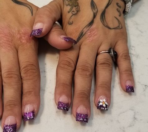 Regal Nails - Harrisonville, MO