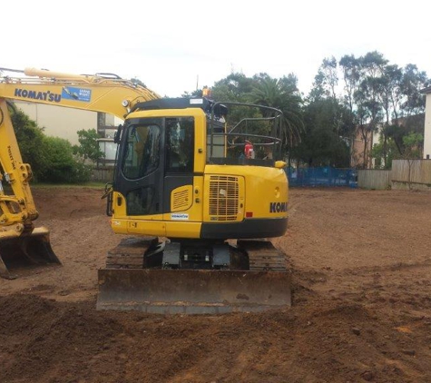 Shane Wight Excavation. 13T Excavator