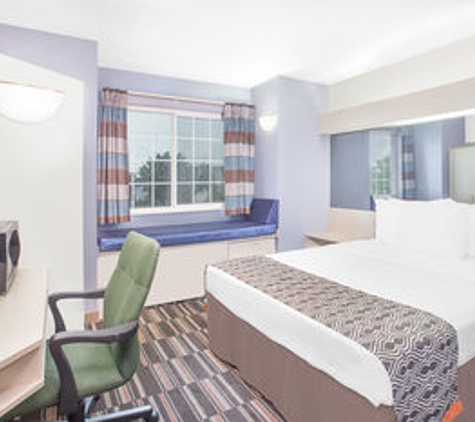 Microtel Inn & Suites by Wyndham Appleton - Appleton, WI