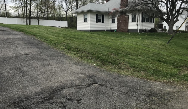 Aaron Mongillo Lawn Care - Shelton, CT