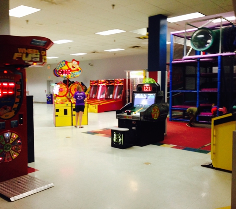 Rainbow Lanes Family Fun Center - Clayton, NC