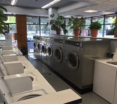 Susie's Washtime - Sacramento, CA