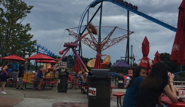 Kentucky Kingdom & Hurricane Bay - Louisville, KY