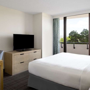 Embassy Suites by Hilton Tampa Airport Westshore - Tampa, FL