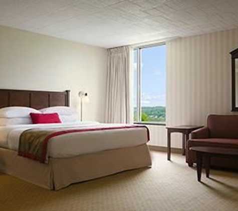 Ramada by Wyndham Greensburg Hotel & Conference Center - Greensburg, PA