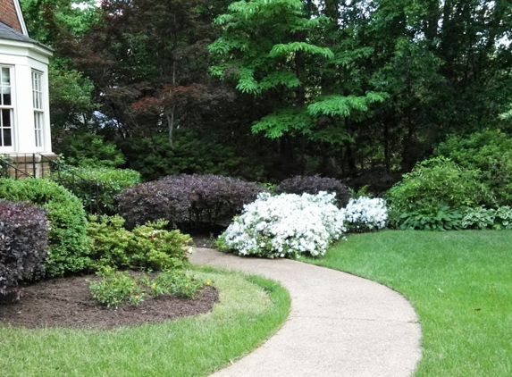 Pettit's Lawnscapes LLC - Memphis, TN