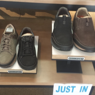 Casserd Shoes - San Francisco, CA. Brand new lightweight Rockports