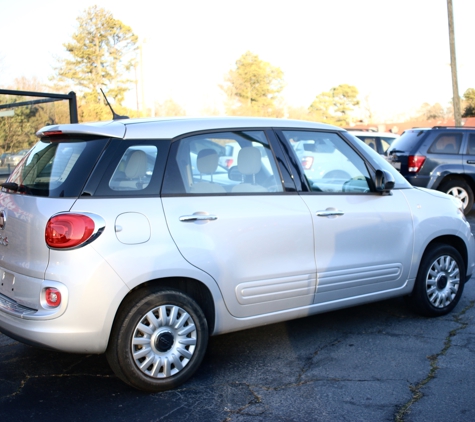 NC Cash Car Rental - Charlotte, NC. 2015 Fiat, super clean, and reasonable price