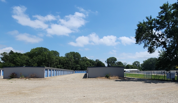 Maberry RFD Storage - Manhattan, KS