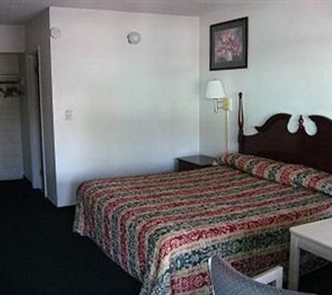 Deluxe Inn - Redding, CA