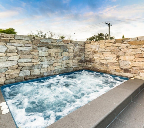 SJ Pools & Spas - Millbank, QLD. Spas