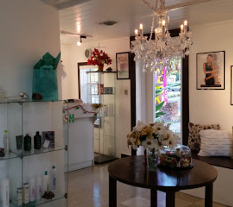 K DIVINE HAIR SALON - Maitland, FL