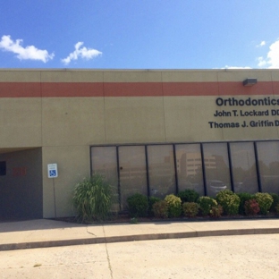 Griffin Orthodontics - Broken Arrow, OK. Front Entrance