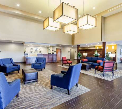 Comfort Suites Marietta-Parkersburg - Marietta, OH